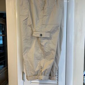 Sonoma Khaki Capri Pants Brand new with tags beige size 22W